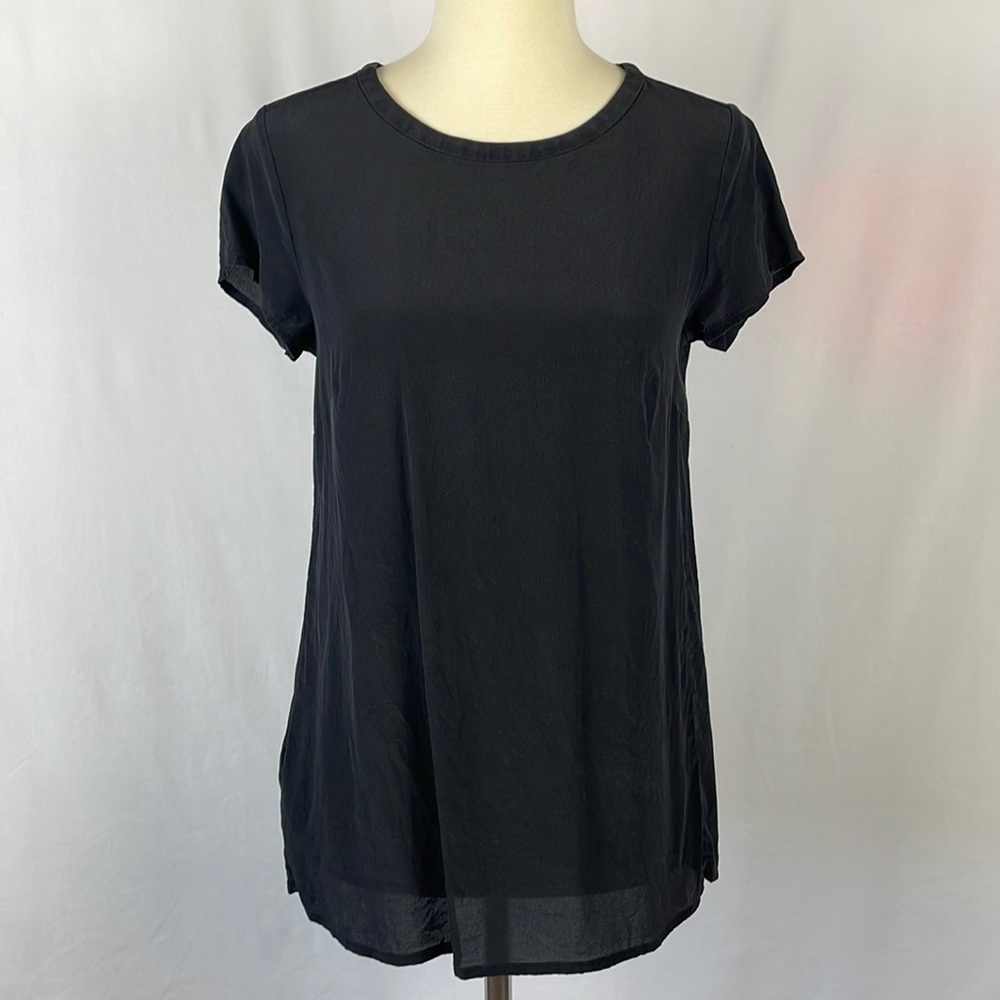 Tommy Bahama Black 100% Silk Blouse w/Flattering Back Pleat - Size XXS